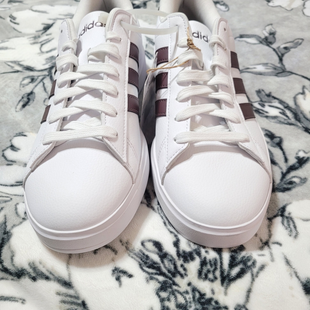 Adidas Cloudfoam Comfort White Grand Court 2.0 Sneakers with Maroon Stripes